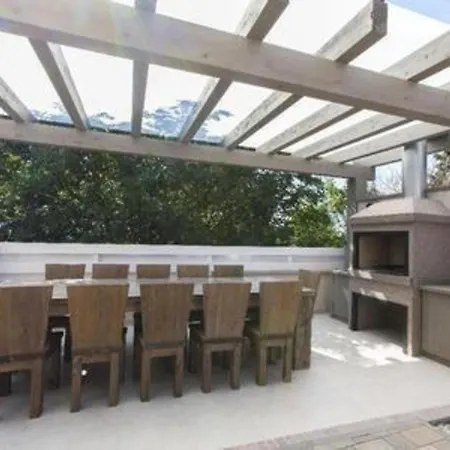 Die Komfortable Und Geraeumige Liegt In Einer Ruhigen Gegend, Im Touristikstaedtchen Premantura, Holiday home *