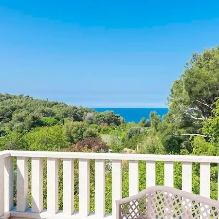 Holiday home Die Komfortable Und Geraeumige Liegt In Einer Ruhigen Gegend, Im Touristikstaedtchen Premantura,